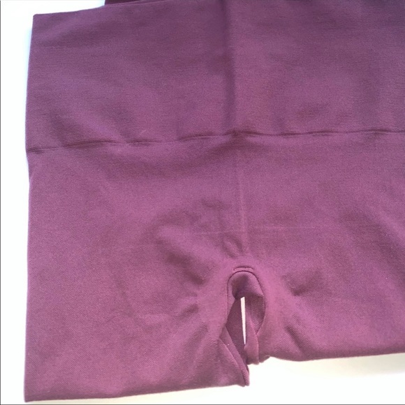 NWOT Spanx By Sara Blakely Burgundy Plum Leggings - Picture 4 of 12
